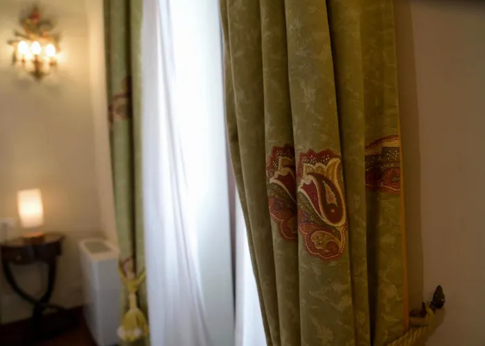 Dimora Conte Cavour بيت ضيافة 4*